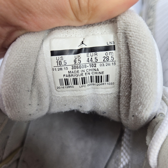 Jordan Men's White and Gray Sneakers - Picture 8 of 9